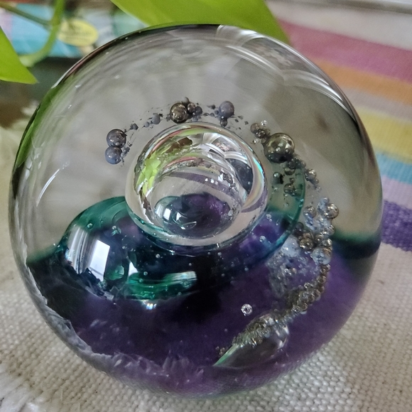 Selkirk Art Glass Hand-blown 'ICON' 2004 Scotland Paperweight - Picture 4 of 6